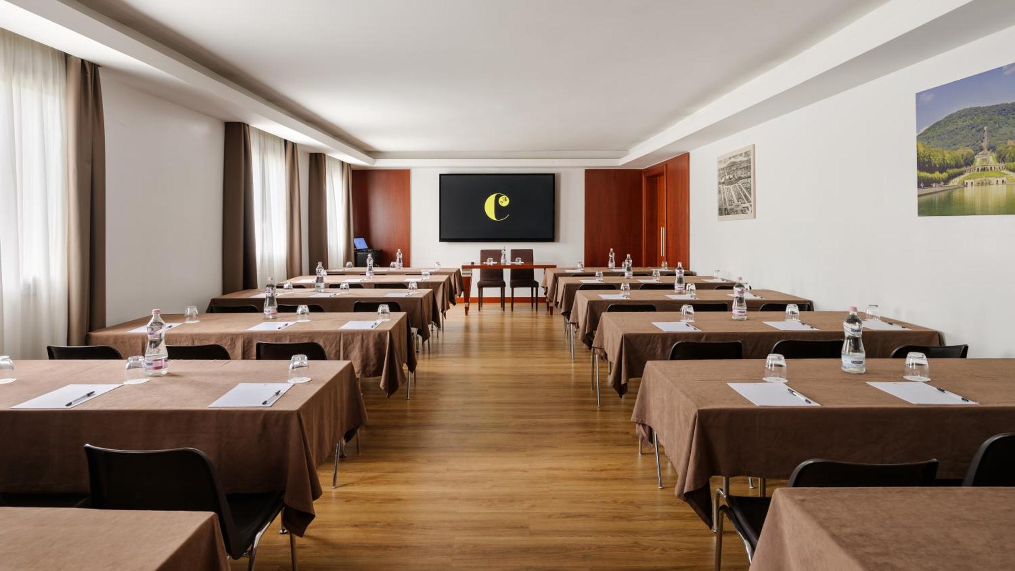 Hotel Dei Cavalieri Caserta - La Reggia Exteriör bild