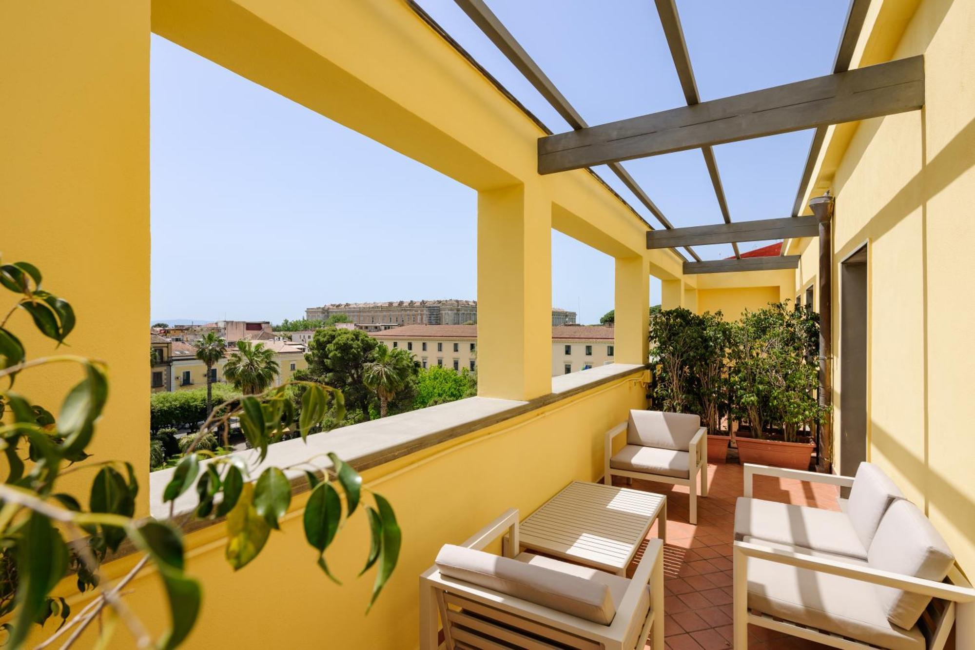 Hotel Dei Cavalieri Caserta - La Reggia Exteriör bild